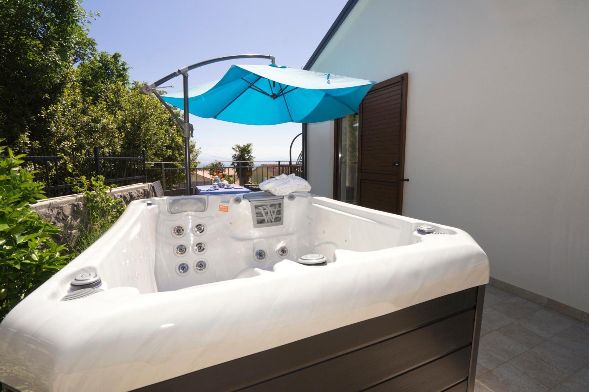 Riviera Blue Apartments With Seaview, Private Whirlpools And Parking Near Opatija Opric Экстерьер фото